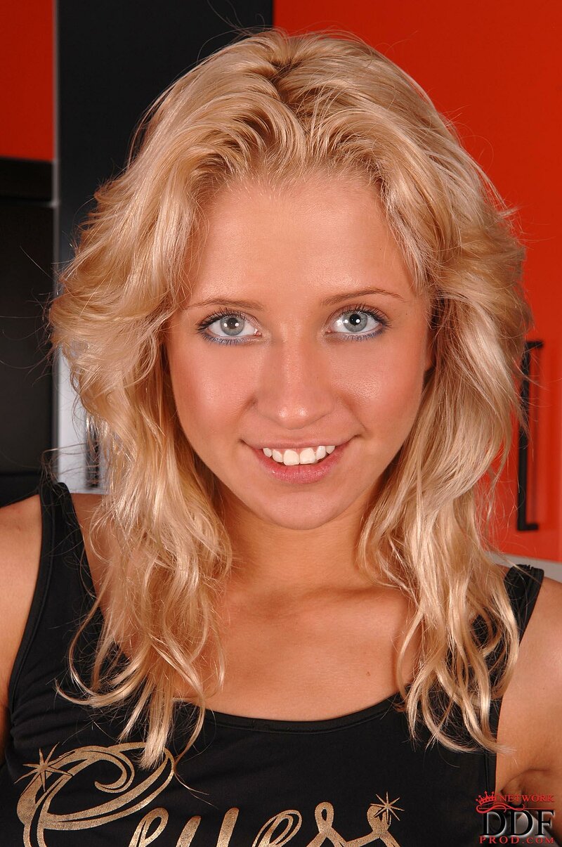 Альбина, 23
